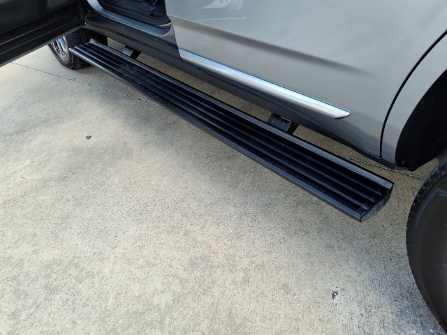 Used 2025 GMC Yukon Denali w/ Sun & Power Step Package AWD/4WD image 23