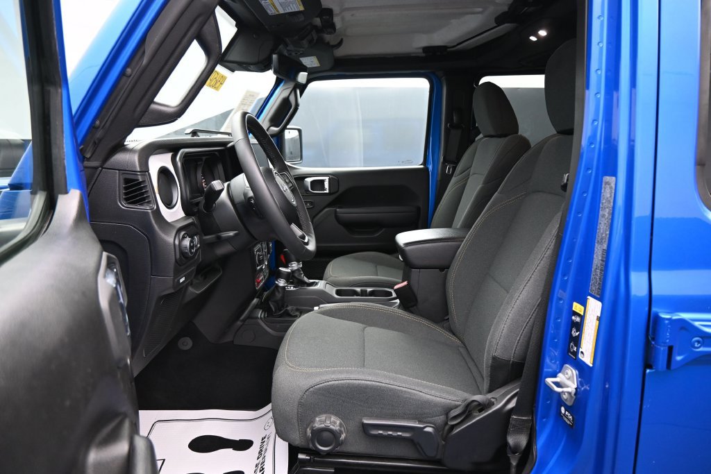 Used 2025 Jeep Gladiator Sport AWD/4WD image 9
