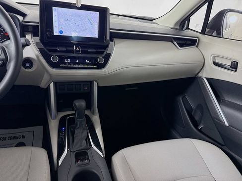 Used 2024 Toyota Corolla Cross LE FWD image 26