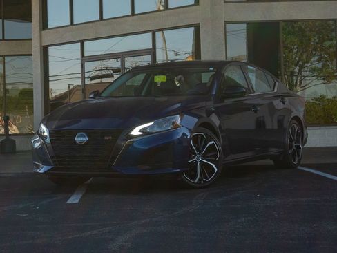 Used 2023 Nissan Altima 2.5 SR image 11