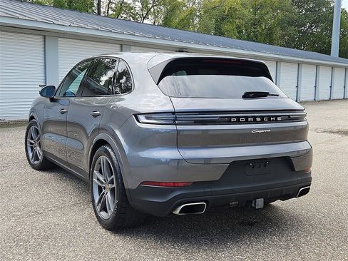Used 2025 Porsche Cayenne image 3