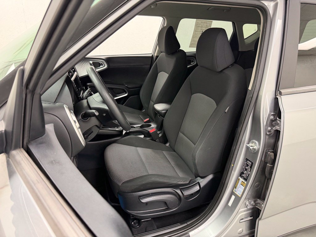Used 2022 Kia Soul LX FWD image 19