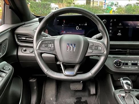 Used 2024 Buick Envista Preferred w/ Convenience I Package image 8