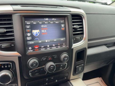 Used 2018 RAM 1500 SLT AWD/4WD image 16