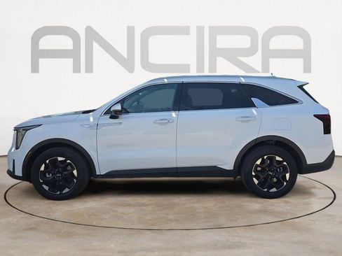 Certified 2025 Kia Sorento S FWD image 5