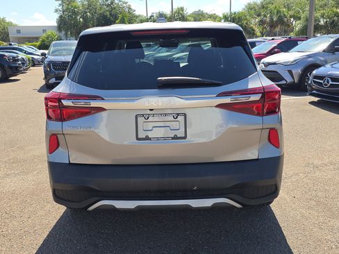 Certified 2023 Kia Seltos LX AWD/4WD image 7