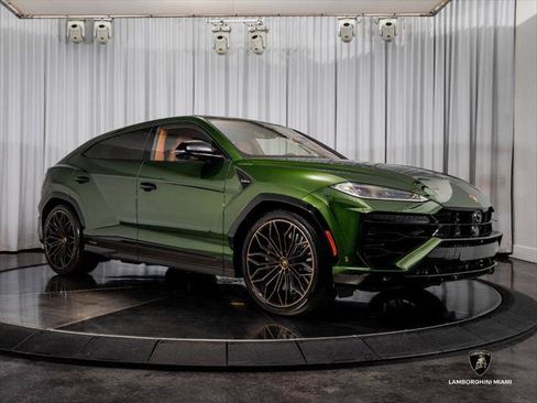 Used 2025 Lamborghini Urus SE AWD/4WD image 18