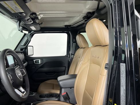 Certified 2023 Jeep Wrangler Unlimited Sahara image 25