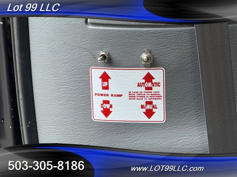 Used 2005 Dodge Grand Caravan SXT image 4