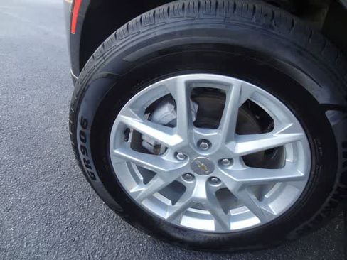 Used 2024 Chevrolet Equinox LT FWD image 32