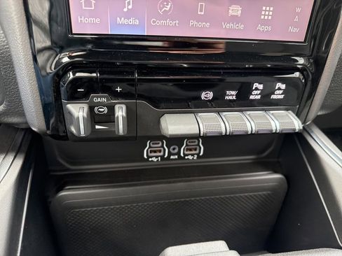 New 2026 RAM 2500 Big Horn AWD/4WD image 36