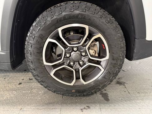 Used 2022 Jeep Grand Cherokee Trailhawk image 7