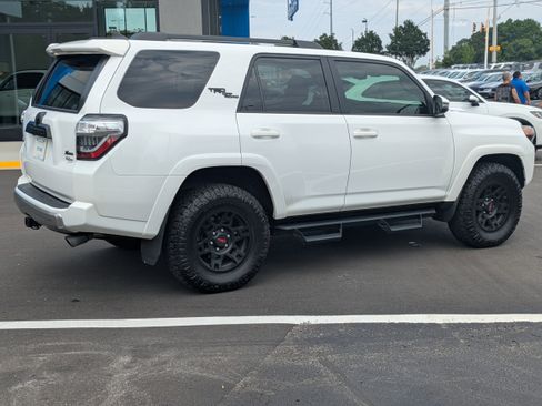 Used 2024 Toyota 4Runner TRD Off-Road Premium w/ Moonroof Package AWD/4WD image 5