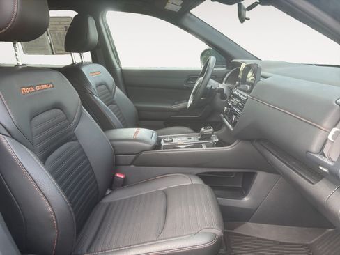 Used 2025 Nissan Pathfinder Rock Creek AWD/4WD image 15