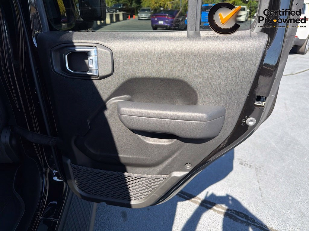 Certified 2023 Jeep Gladiator Sport AWD/4WD image 22