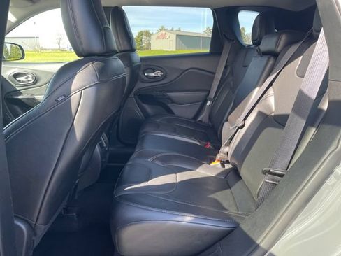 Used 2023 Jeep Cherokee Altitude Lux AWD/4WD image 28