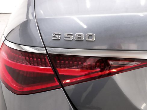 Used 2021 Mercedes-Benz S 580 4MATIC Sedan image 38