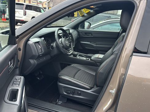 Used 2023 Nissan Pathfinder Rock Creek AWD/4WD image 12
