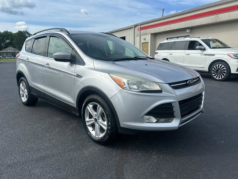 Used 2014 Ford Escape SE w/ Equipment Group 201A FWD image 3