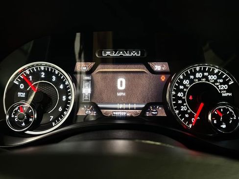 Used 2025 RAM 1500 Laramie AWD/4WD image 19