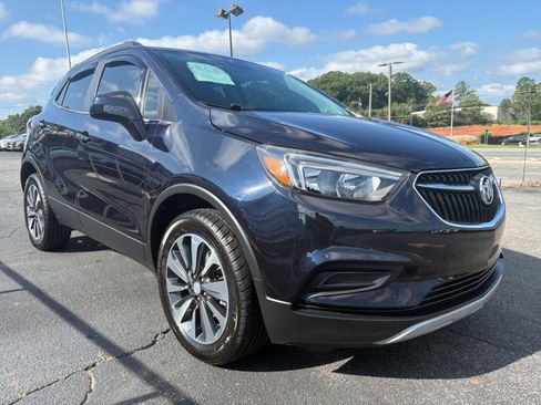 Used 2022 Buick Encore Preferred AWD/4WD image 3