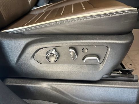 Used 2025 GMC Yukon Denali Ultimate w/ LPO, Floor Liner Package AWD/4WD image 16