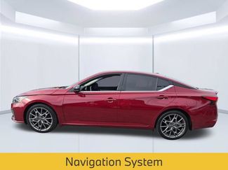 Used 2024 Nissan Altima 2.0 SR FWD video 2