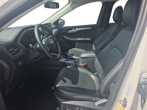 Used 2025 Ford Escape Platinum w/ Premium Technology Package AWD/4WD image 11