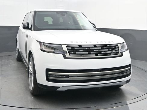 New 2025 Land Rover Range Rover Long Wheelbase SE image 3