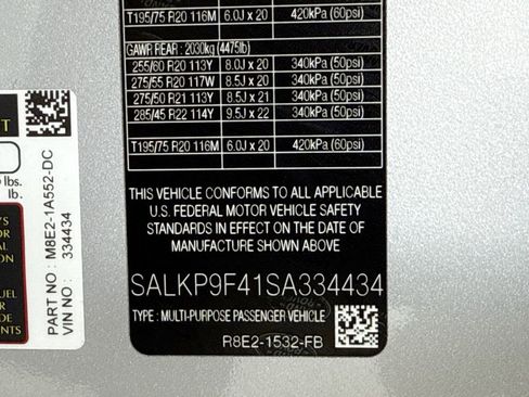 Used 2025 Land Rover Range Rover SE image 26