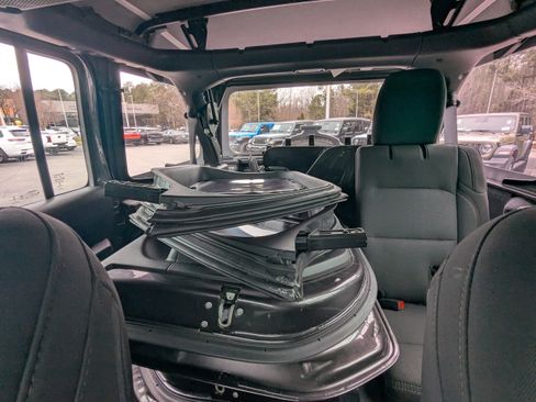 Certified 2022 Jeep Wrangler Unlimited Sport image 10