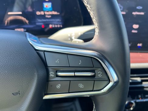 Used 2025 Chevrolet Traverse Z71 AWD/4WD image 20