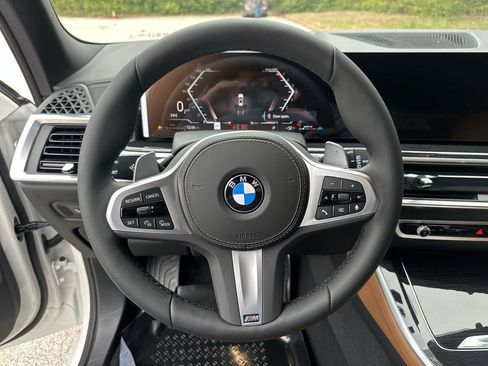 New 2026 BMW X5 xDrive40i w/ M Sport Package AWD/4WD image 15