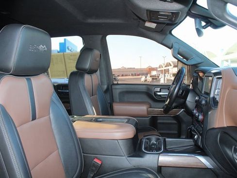 Used 2022 Chevrolet Silverado 2500 High Country w/ Safety Package II image 19