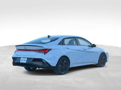 New 2026 Hyundai Elantra SEL Sport Premium FWD image 4