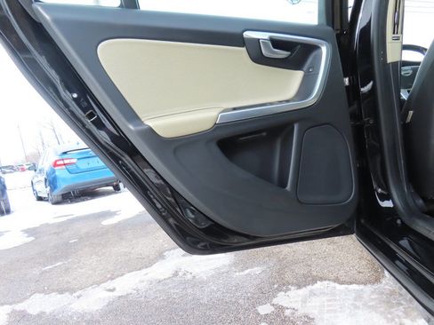 Used 2012 Volvo S60 T5 image 36