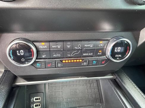 Used 2019 Ford Expedition Max XLT w/ Equipment Group 202A RWD image 7