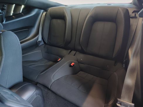 Used 2019 Ford Mustang Coupe RWD image 23