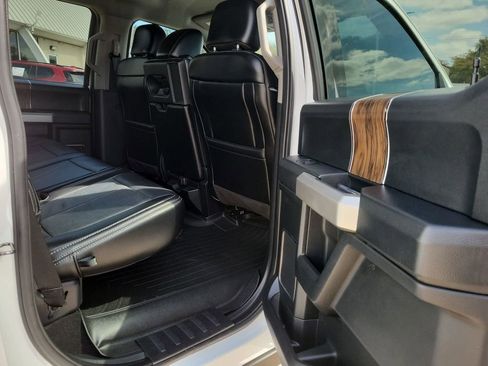 Used 2020 Ford F150 Lariat image 26