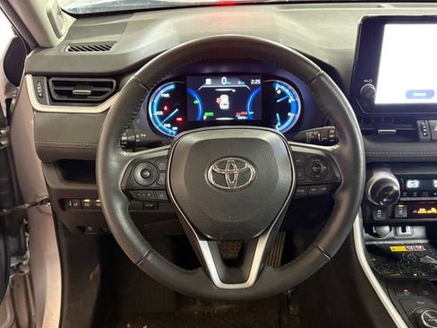 Used 2024 Toyota Tundra SR5 w/ SR5 Convenience Package AWD/4WD image 39