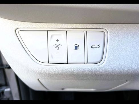 Used 2024 Genesis G70 2.5T image 26