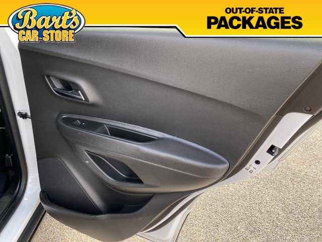 Used 2017 Chevrolet Trax LT w/ LT Convenience Package AWD/4WD image 9