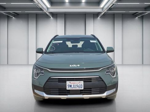 Certified 2024 Kia Niro EX FWD image 2