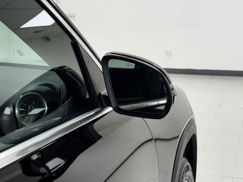 Used 2022 Mercedes-Benz GLB 250 GLB 250 w/ Premium Package Lite image 29