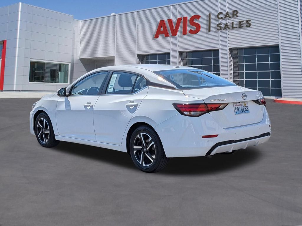 Used 2025 Nissan Sentra SV FWD image 9