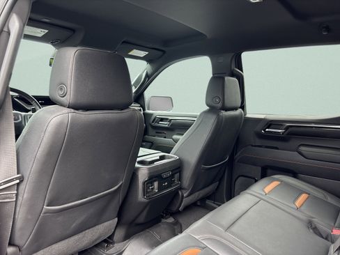Used 2023 GMC Sierra 1500 AT4 w/ AT4 Preferred Package AWD/4WD image 18