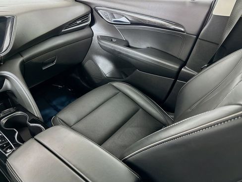 Used 2023 Buick Envision Essence image 29