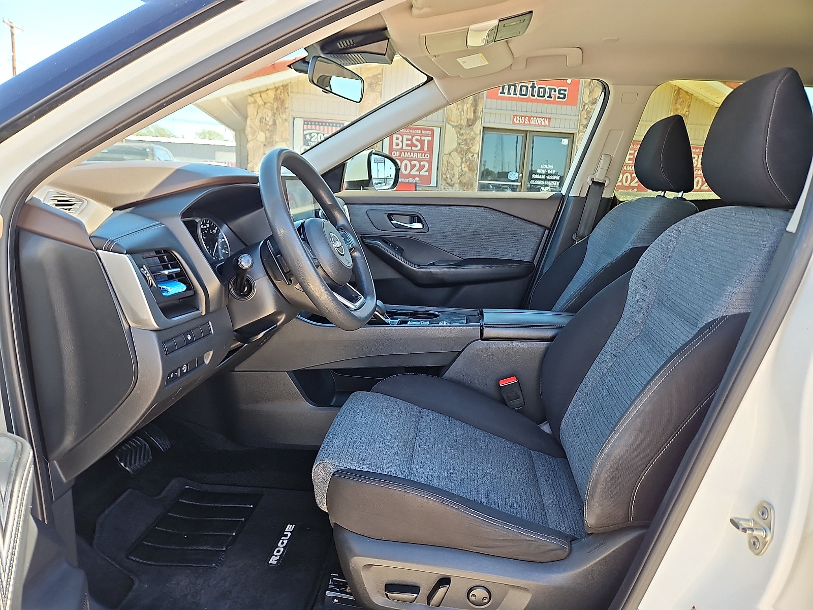 Used 2023 Nissan Rogue SV FWD image 10