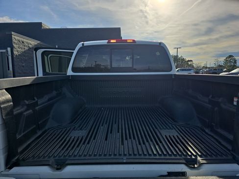 Used 2022 Nissan Frontier PRO-4X w/ Technology Package image 15