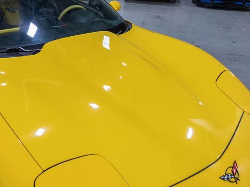 Used 2001 Chevrolet Corvette Convertible w/ Preferred Equipment Group2 RWD image 26
